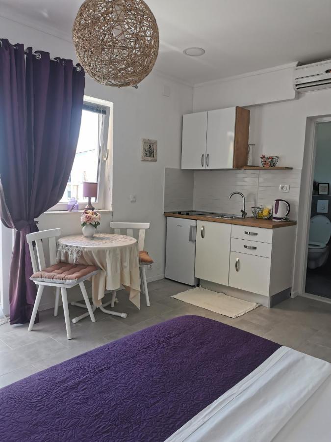 Apartments Zile Sućuraj Exteriör bild