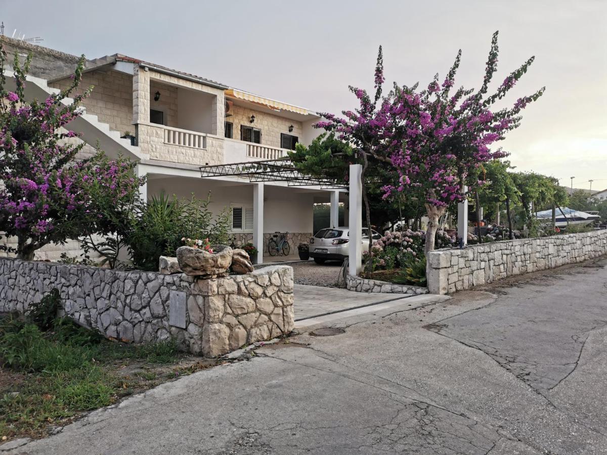 Apartments Zile Sućuraj Exteriör bild
